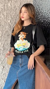 เสื้อยืดสกรีนลาย MERNAIDS - มี 3 สี สีดำ ,สีเทา ,สีเบจ - ราคา 490 บาท เสื้อยืดคอกลม แขนสั้น งานน่ารักมาก ใส่แล้วได้ฟิวสบายๆ เรียบง่าย แต่ดูดี ไม่ดูเยอะ ใส่สบาย แมตช์ง่าย แมตช์ได้กับทุกสิ่งจริงๆ อยากให้มีติดตู้ไว้เลยนะคะ | Sheram