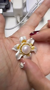 3.7K views · 18 reactions | 心口針（款式只餘下No.5 , No.21 . No.33 , No.34) https://www.antiquedefrance.com/products/02aug-21 此產品預計發貨日期: 完成付款後 20日個工作天內請注意：1）照片皆為實品拍攝，因電腦顯色、拍攝光線，相片因拍攝及燈光問題，有可能會有輕微色差 | Antique de France - Hong Kong | Facebook