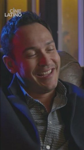 El de los lentes Carrera | Serie | ¿Cómo te llamas? | CinelatinoLATAM