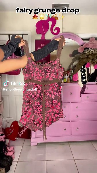 Explore Y2K Fashion on Depop: Thrifting Adventure