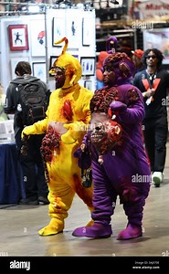 Chicago, Illinois, USA. 11th Apr, 2025. The Chicago Comic and Entertainment Expo (C2E2), the largest jam-packed pop culture convention in the Midwest, host up to 100,000 visitors, kicks off the three day event full of panels, costumed visitors, cosplay, video games, anime characters, with featured celebrity guest including autographs and photo opportunities. (Credit Image: © Pat A. Robinson/ZUMA Press Wire) EDITORIAL USAGE ONLY! Not for Commercial USAGE! Stock Photo - Alamy