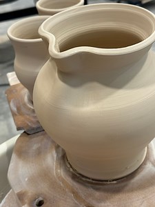 ✨🤩Pulling a spout on a pitcher that we will be carving this week during our Primetime class with Diamond Core Tools! Learn how to make your own pitcher with our wheel throwing and handbuilding classes on ClayShare.com #madewithclayshare | Clayshare