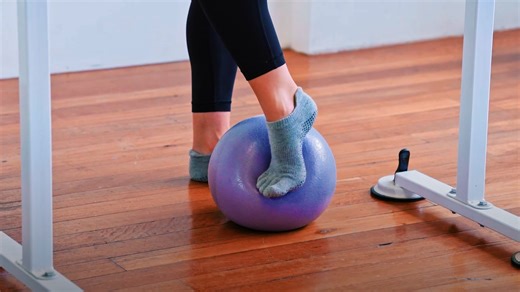 🎯 Zero in on what matters. Our Focus Classes deliver a full warm-up & class, but each one zooms in on a single goal—Upper Body & Port de Bras, Adagio control, Rotation & Alignment, Feet & Allegro, Weight Placement, and more. Use them to train yourself or to guide your students with crystal-clear intent. 🔄 New sessions dropping every week. 📲 Stream anywhere, teach anywhere. ✨ Laser-focus = faster progress. 👉 Start today—link in bio. #PBTFocus #ProgressingBalletTechnique #DanceTraining #Ballet