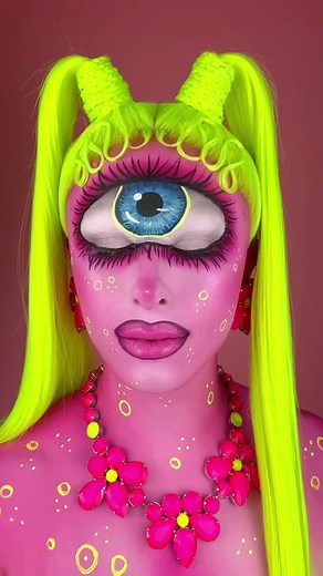 Lesbian Cyclops Makeup Tutorial ft. Paloma Faith | Makeup Fail