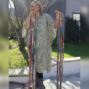 4.5K views · 11 comments | This woman from Minnesota holds the Guinness World Record for the longest nails among women, which she hasn't trimmed since 1997.She hardly manages daily tasks like going to the toilet, taking a bath, and doing various household affairs.類Would you dare to grow such long nails?➡️➡️Their photos ⬇️⬇️⬇️ | Next Curiosity | Facebook