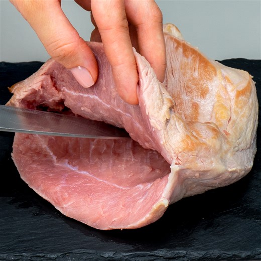 A butcher taught me! Here's how to cook the best meat pockets Ingredients: pork meat: 1.5 kg (3 lb) mozzarella: 200 g (7.1 oz) bacon: 100 g (3.5 oz) salt: 10 g (0.4 oz) black pepper: 5 g (0.2 oz) oregano: 5 g (0.2 oz) sweet paprika: 5 g (0.2 oz) oil: 20 ml (0.7 fl oz) plums jam: 30 g (1.1 oz) sugar: 10 g (0.4 oz) milk: 20 ml (0.7 fl oz) salt: 10 g (0.4 oz) The filling: onion: 2 pc black pepper: 5 g (0.2 oz) salt: 8 g (0.3 oz) sweet paprika: 5 g (0.2 oz) Sauce: red wine: 100 ml (3.4 fl oz) salt: 