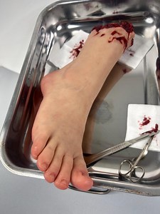 Hyperrealistic Silicone Severed Foot Prop - Amputated Foot FX, Horror Movie Prop, Medical Simulation, Professional SFX Silicone Replica - Etsy