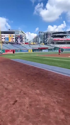 MLB locker room tour  #umpire #umpiresoftiktok #umpires #baseball #college #baseballboys | The Umpire Channel | Facebook