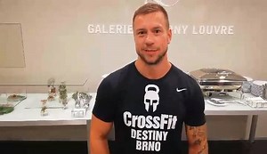 3K views · 18 reactions | Filip Trojovsky taky přispěl do knihy Moderní výživa pohledem crossfiťáka. Pokud Filipa neznáte a nevíte jaký to je zabiják, tak jen telegraficky - několikrát mistr republiky v gymnastice, vicemistr republiky v karate, mistr Evropy v čínském boxu, mistr republiky ve vzpírání a medailista ze světových soutěží v crossfitu. | Ronnie.cz | Facebook