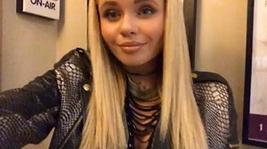 More to come from our #covergirl Alli Simpson for our Selflovecampaign. Thks Alli for helping to spread the love. ✌🏼️ #dearglitter #selflove #glittermagazine #allisimpson | Glitter Magazine