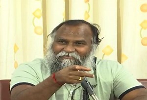 3.1K views · 113 reactions | చెప్పిన పిల్లని చేసుకుంటేనే కళ్యాణ లక్ష్మి పథకం వర్థిస్తది అనేటట్టు ఉన్నాడు ఈ జిమ్మికుల ముఖ్యమంత్రి. | Political Poster Media | Facebook