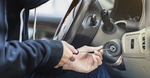 Car Immobiliser: क्या होता है कार में Immobilizer, इसका बिना चुटकियों में चोरी हो जाएगी आपकी गाड़ी