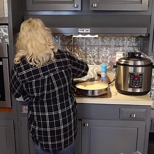 Making 40 Breakfast Freezer Meals *LARGE Family* | Bussin Eats | Facebook