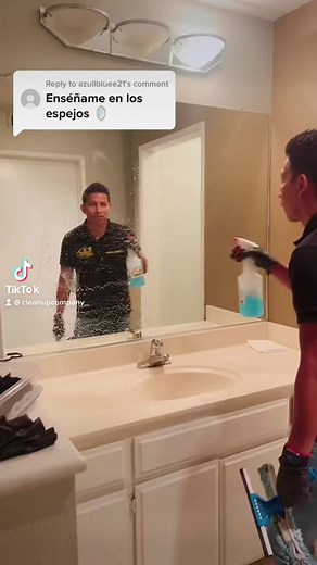 26K views · 512 reactions | Cómo limpiar espejos #mirrorcleaning #windowcleaning #commercialcleaning #cleaningservice #homecleaning #housecleaning | Javier Silva | Facebook