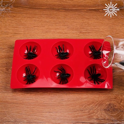57K views · 80 reactions | Spider ice cubes for your Halloween party! ️流 | MetDaan Creative | Facebook