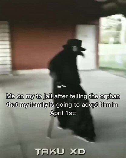 Dr. Plague Walking Meme in Gangsta's Paradise | Funny Plague Doctor Cosplay Clip