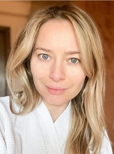 Laura Cosoi, prima imagine cu Vera, fetița nou-născută, din maternitate. Fotografia care le-a înduioșat pe fane | Perfecte.ro