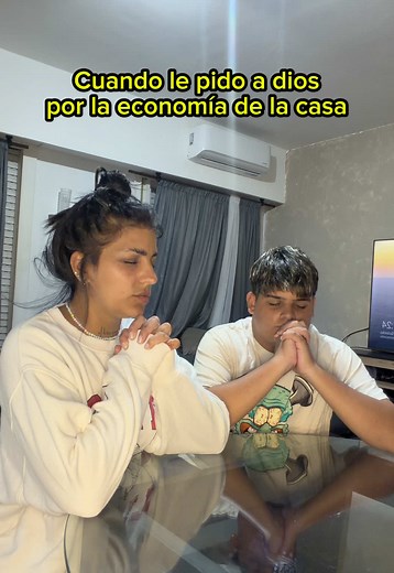 Reza malena pedile a dios 😂