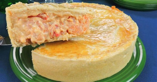 Empadão cremoso de camarão com massa que desmancha de tão macia