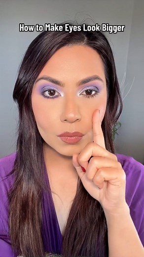 How to Make Small Eyes Look Bigger! 👁️ 1. Apply a soft shadow on the bottom lashline to sculpt and shape the eyes. 2.Apply a slightly darker shadow in the outer corner. 3.If you want the eyes to appear more open, apply a soft nude or white eyeliner in the waterline. And an extra coat of lengthening mascara on the bottom lashes. :) #biggereyes #eyemakeup #eyemakeuptutorial #beautytipsandtricks #makeuptipsandtricks #easymakeup #easymakeuptutorial #browneyesmakeup #smalleyes #austinmakeupartist #m