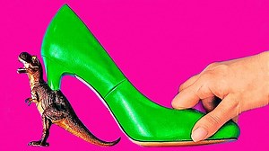 Crazy hacks with toys and dolls. 🤫 | 5-Minute Crafts Teens