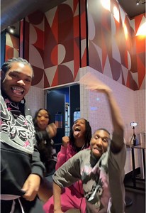 Make America DUBSMASH again!😂🔥 @Imd1nayah @Eisha ♡ @ptsorae Jacket - @vitalthreadscollective #explorepage #chrisgonecrazy #fyp #trending #springbreak #houston