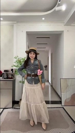 How a 45-Year-Old Housewife Can Achieve Grace, Glamour, and Vitality