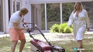 MILF Krystal Swift Is Gardener Fucking