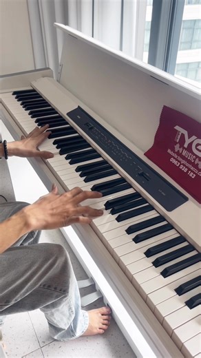 Bàn giao Piano Korg LP350 trắng tinh cho khách hàng tại nhà | Tổng Kho Nhạc Cụ TYGY