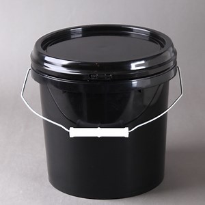 [Hot Item] 18 Liter Black Plastic Bucket with Metal Handle and Spout Lid