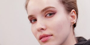 Icing Your Face Is the Cheapest and Easiest Way to Soothe and Tighten Your Skin