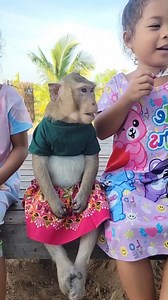 Theany kiss mommy  | US Monkey Gorilla | Facebook