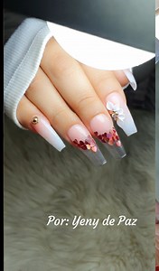 Encapsulated hearts. Nail art. | Yuslaidy de Ruano