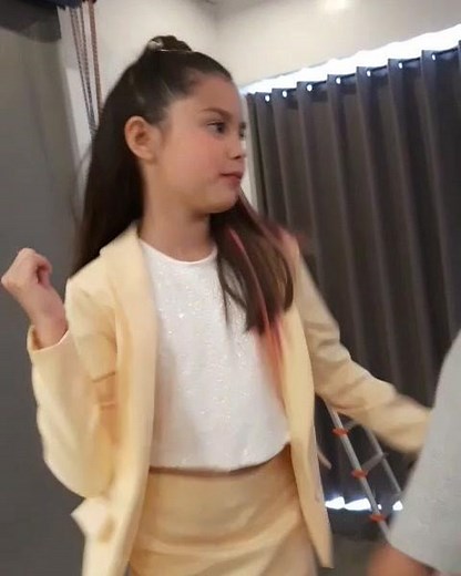 Happy long weekend dance! 💃💃💃 | Team Kramer