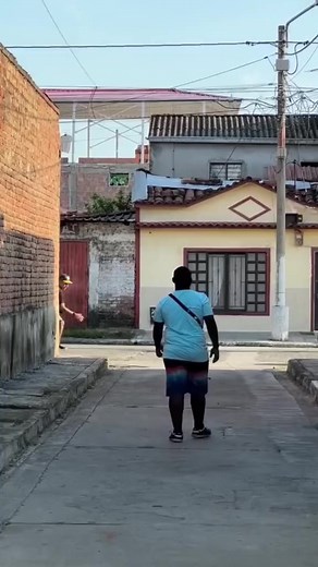 #LaughHarder #LaughterIsContagious #Chortle #FunnyBoneTickling | BE-বং