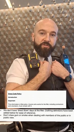 Police officer chewing gum in breached of the met police Dress Code #policeuk #policeofficers #policebrutality #birminghamuk #metpoliceuk | Zonjy