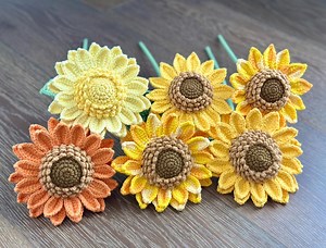 Sunflower Hand Crochet in Milk Yarn, Single Sunflower W/bendable Stem, Floral Home Decor, Forever Flower, Gift for Graduation & Housewarming - Etsy