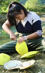 186K views · 1.5K reactions | A girl claiming Pearls #reels #viralpost #survival #primitive | The Nature Lapse | Facebook