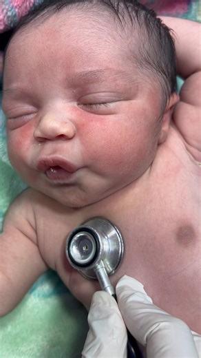 #babyfirstminutes Chubby playing baby 👶💓