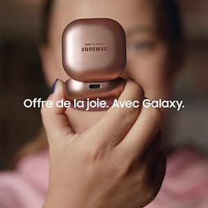 22K views · 22 reactions | Pour tous les concerts et fêtes manqués. Et pour le meilleur son sous l'arbre de Noël: Les Galaxy Buds Live  | Samsung | Facebook