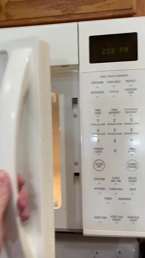 Microwave Cheesy Hashbrown Breakfast Bowls #collegecooking #hotelcooking #microwave #microwaverecipes #dormfood #collegerecipes #breakfast | ED Dougherty