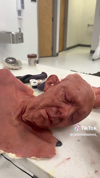 Painting Silicone Process for Hyperrealistic Sculpture