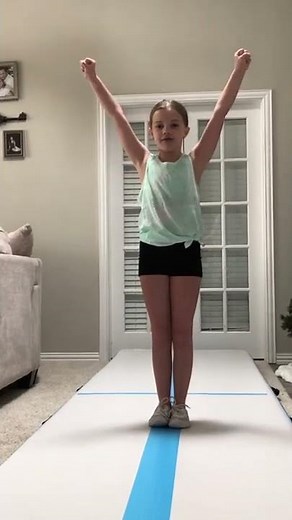 How to do a tuck jump in cheer. How to do cheer jumps #cheerjumps