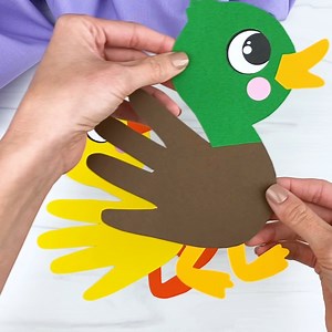 9.7K views · 253 reactions | ️ Duck Handprint Craft ✂️ Get the template on the blog | Simple Everyday Mom | Facebook