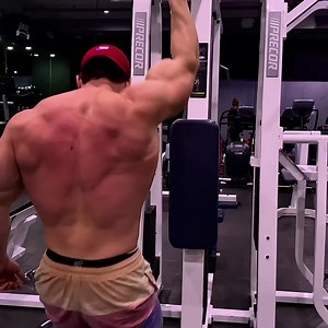 Back Workout Single Arm Lat Pulldown 50-60lbs 25 reps each side x 4 sets • Grab a single handle from a seated or kneeling position. Begin the exercise with one hand outstretched, breathe out & pull the handle downward towards your side. Hold momentarily to emphasize the contraction & breakdown more muscle. Allow for your arm to extend stretching your lat. repeat on the opposite side after completion. #fitness #motivation #bodybuilding #followme #gym #training #muscle #goals #exercise #lifestyle 