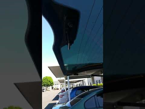 2003 jeep liberty rear window not locking up