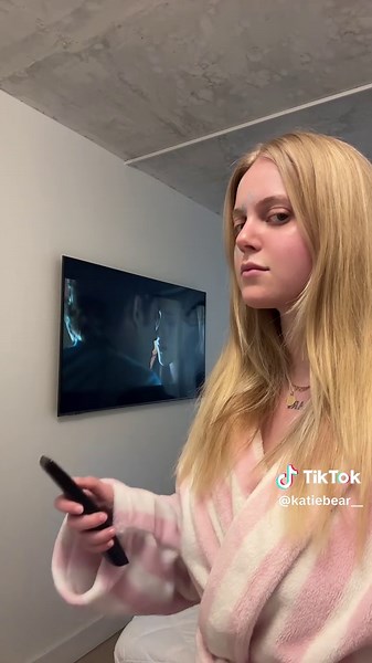 Twilight: The First Kiss Between Bella and Edward