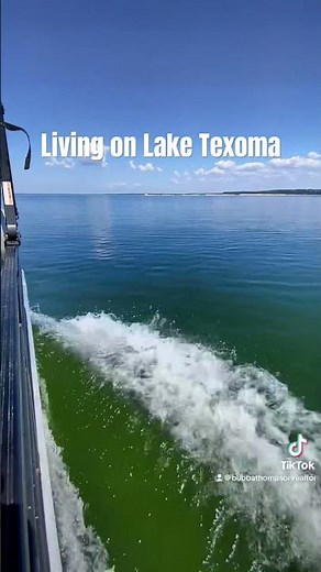 BOATING ON LAKE TEXOMA ON WEEKDAYS