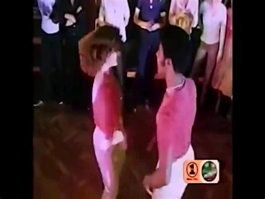 378K views · 9.7K reactions | RECORDANDO LA DISCO...."the hustle"....VAN McCOY | Baúl del Tiempo | Facebook