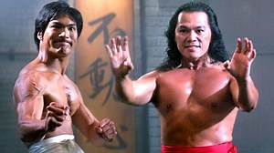 2.8M views · 77K reactions | Personne ne se prépare à un combat à mort comme Bruce Lee et Johnny Sun  | Boxoffice - Les Grands Moments de Cinéma | Facebook